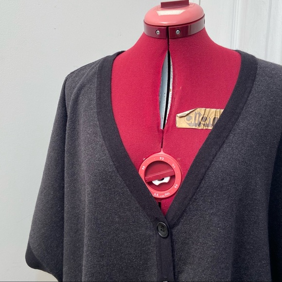 Forever 21 Women grey and black batwing poncho top. Size S. Good used condition. - Picture 7 of 8